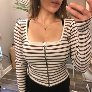 Hollister long sleeved tee scoop neck